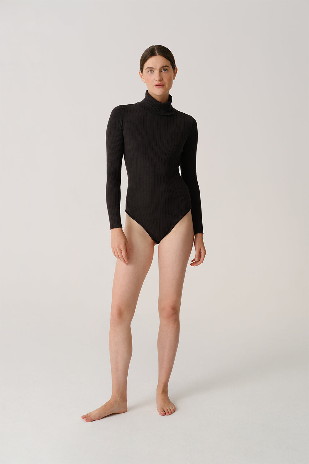 Roll neck body clearance